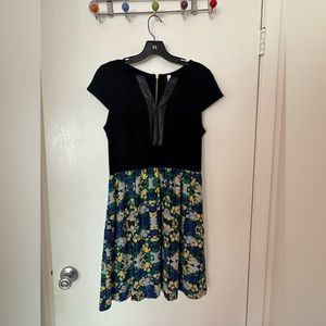 Kensie Floral Dress- size small ( NWOT)